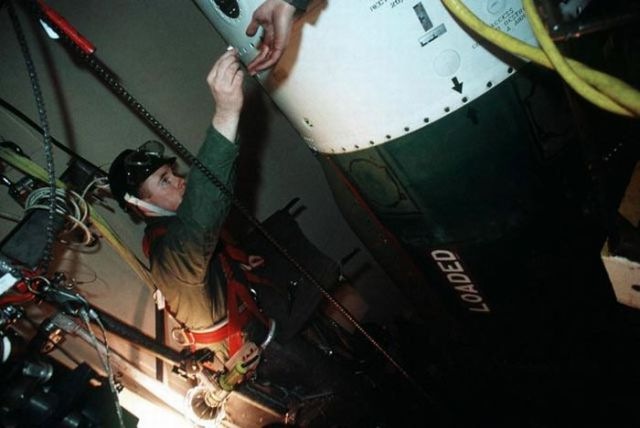 [nuclear_missile_silo_640_05[2].jpg]