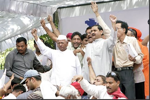 [The 72-year-old Gandhian-Anna Hazare begins fast[3].jpg]