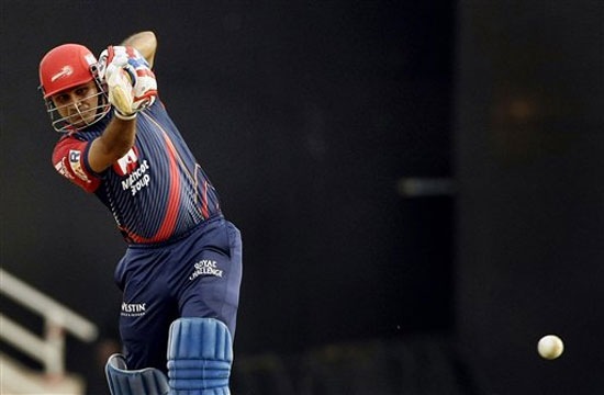 [Delhi Daredevils' Virender Sehwag straight-drive ipl-2011[3].jpg]