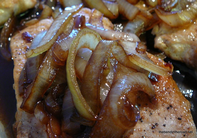[Pork Chops with Caramelized Onions[4].jpg]