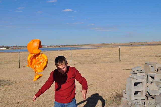 [11-25-10 pumpkin chunkin 42[2].jpg]