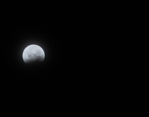 [12-21-10 Lunar Eclipse 07[2].jpg]
