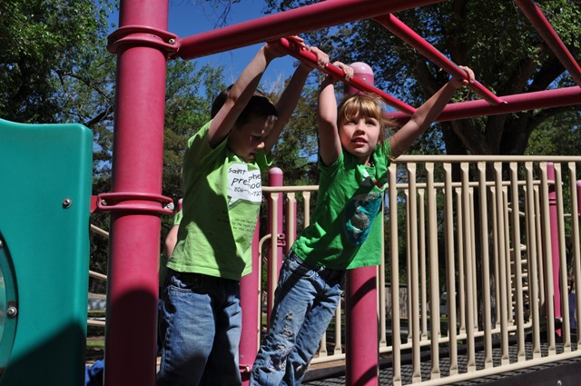 [04-28-11 Zoo 096[2].jpg]