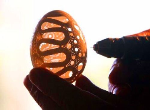 Artist Frank Grom Drills Thousands Of Holes In Eggshells To Create These Delicate Works Of Art!