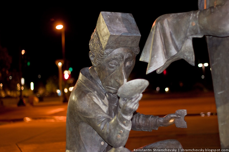 Englewood Fiddler's green circle sculpture