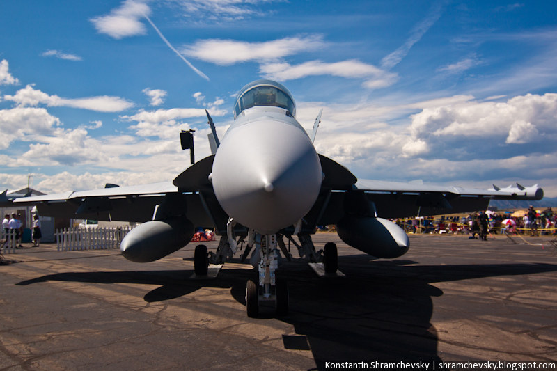 McDonnell Douglas F/A-18 Hornet US Air Force supersonic, all-weather carrier-capable multirole fighter jet МакДоннелл Дуглас Ф-18 Хорнет ВВС США сверхзвуковой всепогодный истребитель