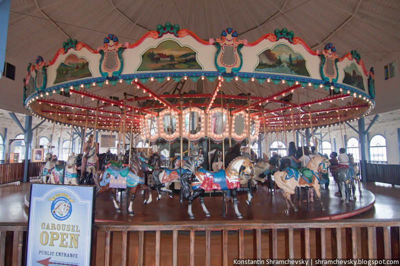 USA California Los Angeles Hollywood Santa Monica Pier Carousel Merry-go-Round США Калифорния Лос Анджелес Голливуд Санта Моника Пирс Карусель