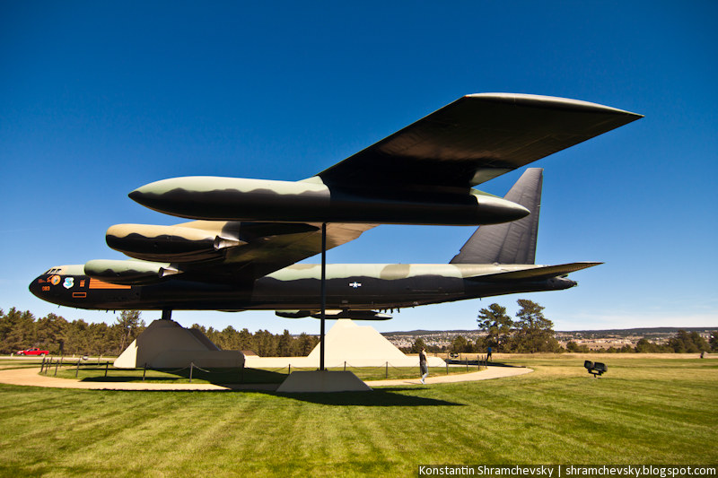 USA Colorado Colorado Springs Air Force Academy B-52 Stratofortress Diamond Lil США Колорадо Колорадо Спрингс Академия Военно Воздушных Сил США Б-52 Стратофортресс Бомбардировщик Ракетоносец