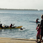 Paul geht das führende Kanu entern
