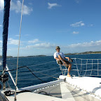 Ach, so schön komfortabel kann segeln auf einem Katamaran sein. Hier auf der Jeannius, Überfahrt von Nadi nach Musket Cove.