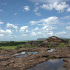 Im Hintergrund das Arnhemland, Aborignal-Land: eine Hochebene.