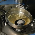 Schnecke köcheln, jede Seite ca. 30 Sekunden im möglichst heissen Butter.