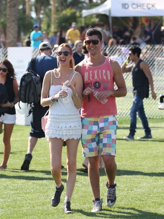 [guess_how_many_stars_we_spotted_at_the_coachella (3)[2].jpg]