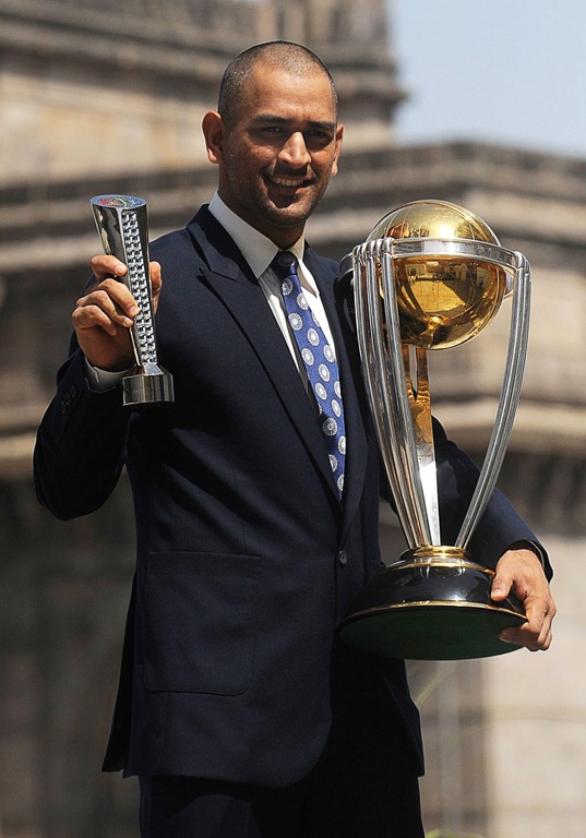 [dhoni cup[3].jpg]