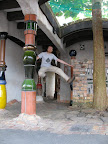 jump at hundertwasser toilet