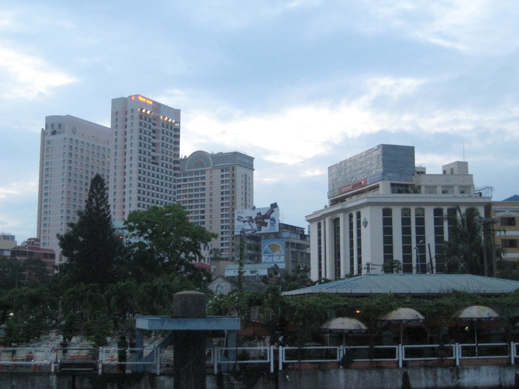 [2008-10-28 saigon 007[2].jpg]