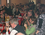 2008-02-09. VII Otwarte Mistrzostwa Klubu KKF Poznań w Paleniu Fajki. Na pierwszym planie pali fajkę Zbigniew Świt.  Foto- Marta Hadada