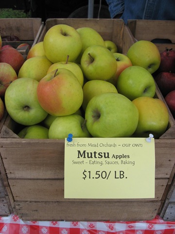 [mutsu apples[3].jpg]