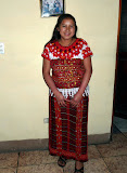 Maribelle avec les vêtements traditionnels de son village