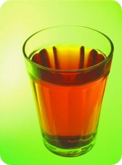 apple-cider-vinegar-green-background