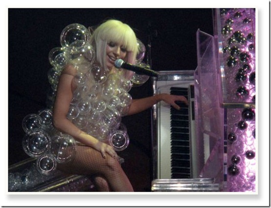 lady_gaga_costume22