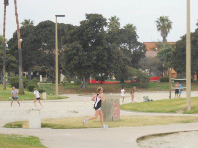 [Jen beach2[2].jpg]