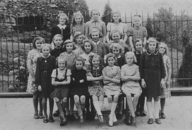 [Week 2009-45 - Schoolfoto Frieda Letellier 1[2].jpg]