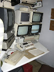 Ob der Commodore C64 wohl schon immer da stand? Auf jeden Fall ist es das einzige noch laufende Gerät gewesen (wahrscheinlich, weil man davon so leicht Ersatz beschaffen kann).