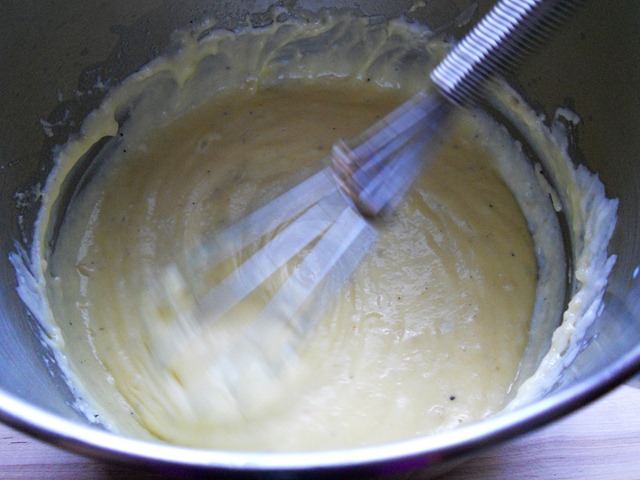 [whisk in eggs[5].jpg]