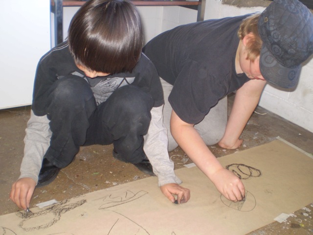 [art lesson June 2010 023[3].jpg]