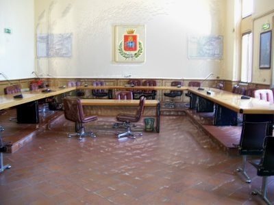 [sala consiliare Alife[5].jpg]