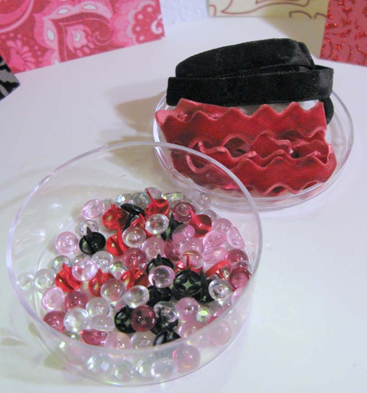 [Jan blogcandy_embells_small[4].jpg]