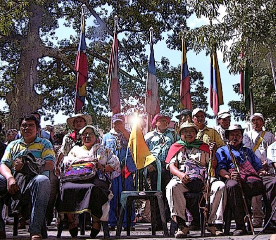 [Indígenas contra Uribe[3].jpg]