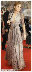 Emma Watson mostro sus panties en la premiere de Harry Potter y Daniel Radcliffe se empapo en la lluvia Emma Watson mostro sus panties en la premiere de Harry Potter y Daniel Radcliffe se empapo en la lluvia
