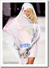 pamela anderson moda
