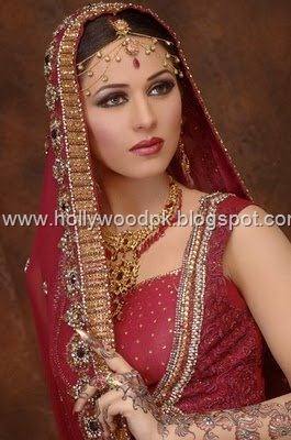 [pakistani bridial dresses lehnga choli poshak. mehendi design . pakistani gewellery. indian bride (7)[2].jpg]