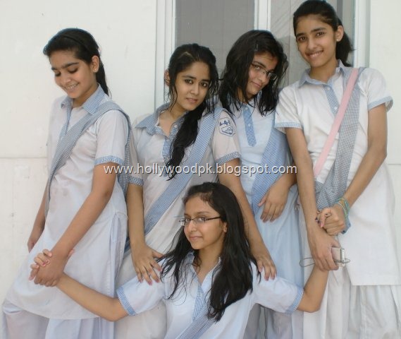 [pakistani school college girls. indian school college girls (1)[2].jpg]