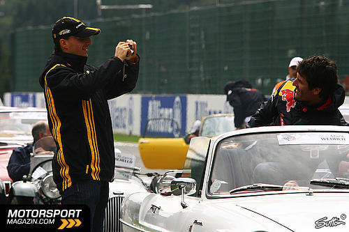 Роберт Кубица и Марк Уэббер на параде пилотов Гран-при Бельгии 2010