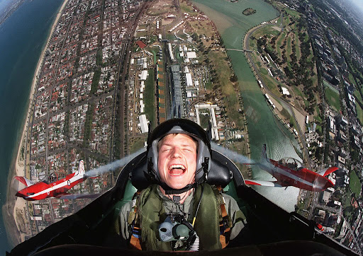 kimiflying.jpg