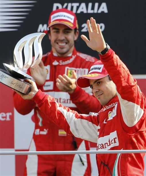 Фернандо Алонсо и Фелипе Масса на подиуме Гран-при Италии 2010