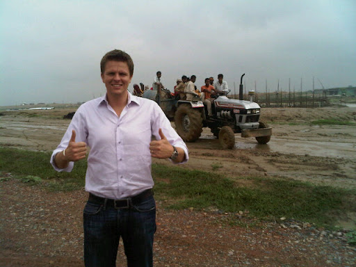 jake_humphrey_india_track.jpg