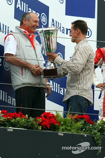 schumacher_ron_dennis_podium_ger07.jpg