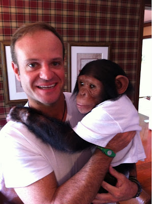 Рубенс Баррикелло с обезьянкой Кенди
