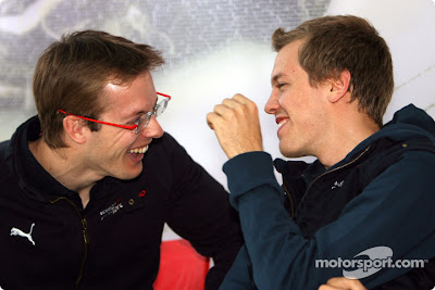Себастьен Бурде и Себастьян Феттель смеются на Гран-при Турции 2008