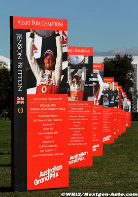 плакаты с последними победителями гонки в Альберт-Парке