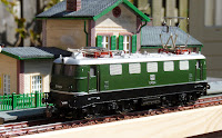 E41
