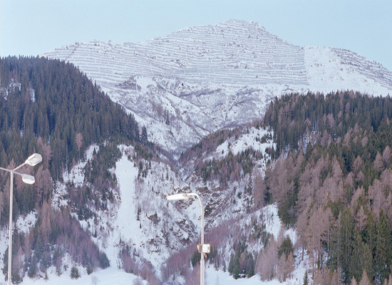 Anti-avalanche fences