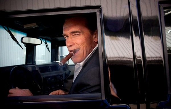 [1275575475_arnoldschwarzenegger1[2].jpg]