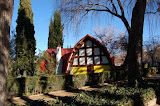 Casita de Blancanieves en el Parque de Miguel Sarvet de Huesca Casita de Blancanieves en el Parque de Miguel Sarvet de Huesca