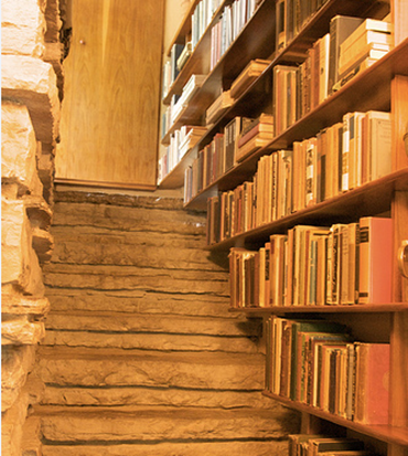 Bookshelves in Stairs